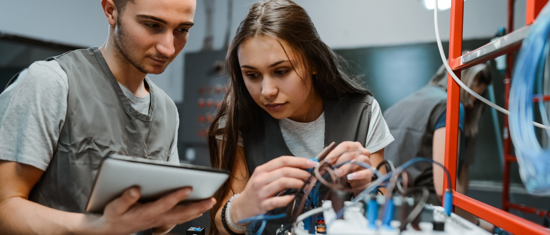 Umschulung zum Elektroniker für Betriebstechnik (w/m/d)